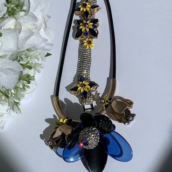 πππBanana Republic set of necklace and bracelet πππ - Picture 12 of 14